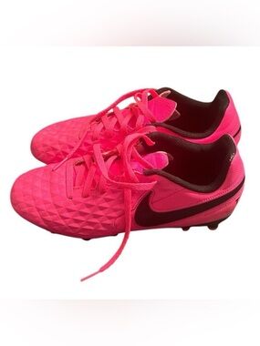 Nike Unisex Kids Junior Legend 8 Club Soccer Shoe Cleats